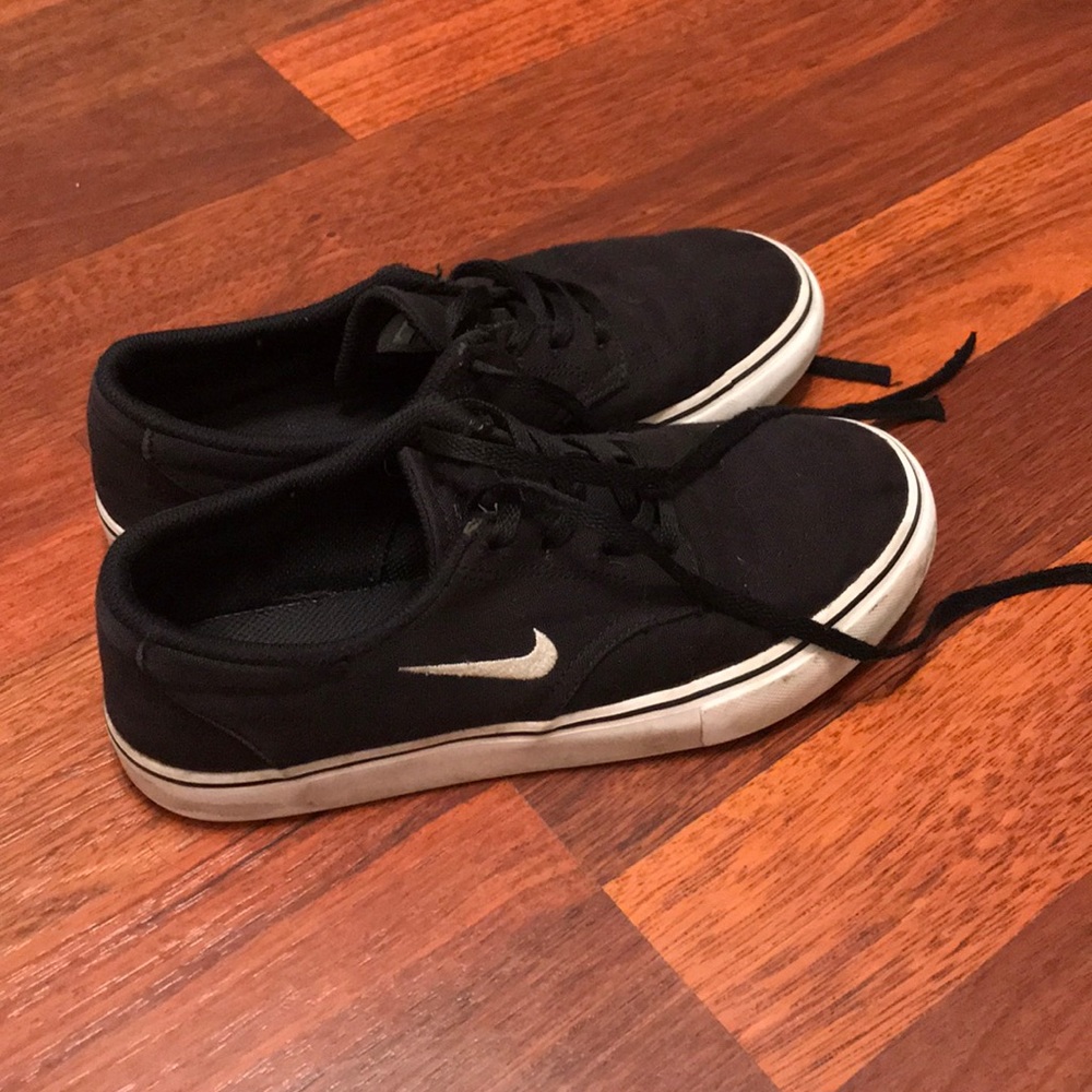 Nike SB boys shoes